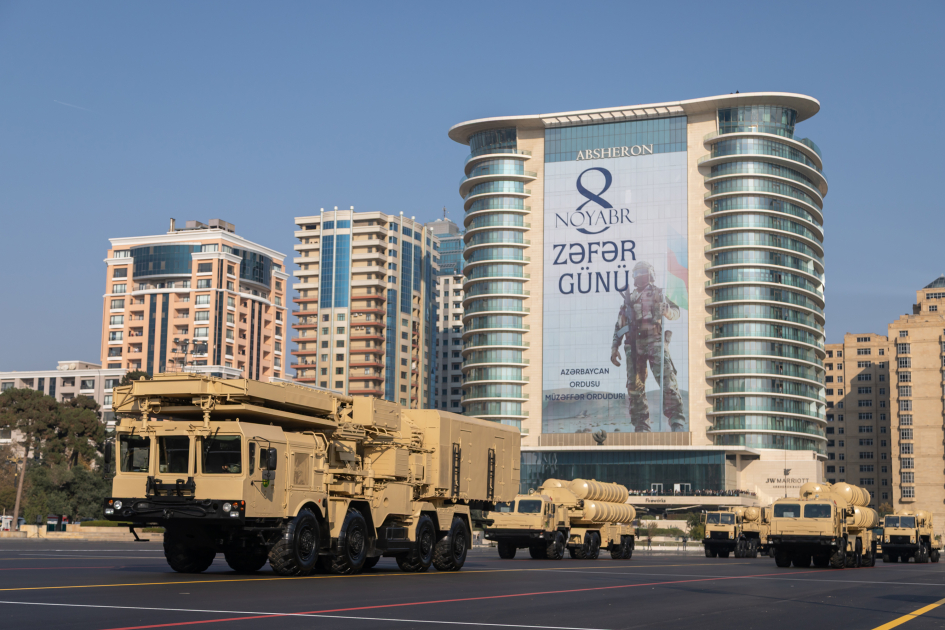 Президент Ильхам Алиев, Первая леди Мехрибан Алиева, Реджеп Тайип Эрдоган и Мухаммад Шахбаз Шариф приняли участие в Военном параде, посвященном пятой годовщине Победы в Отечественной войне (ФОТО/ВИДЕО)