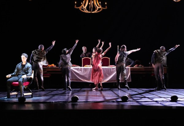 Потрясающая премьера в Баку! "Гамлет – Принц Датский" Робера Лепажа – магия танца и драмы (ФОТО)