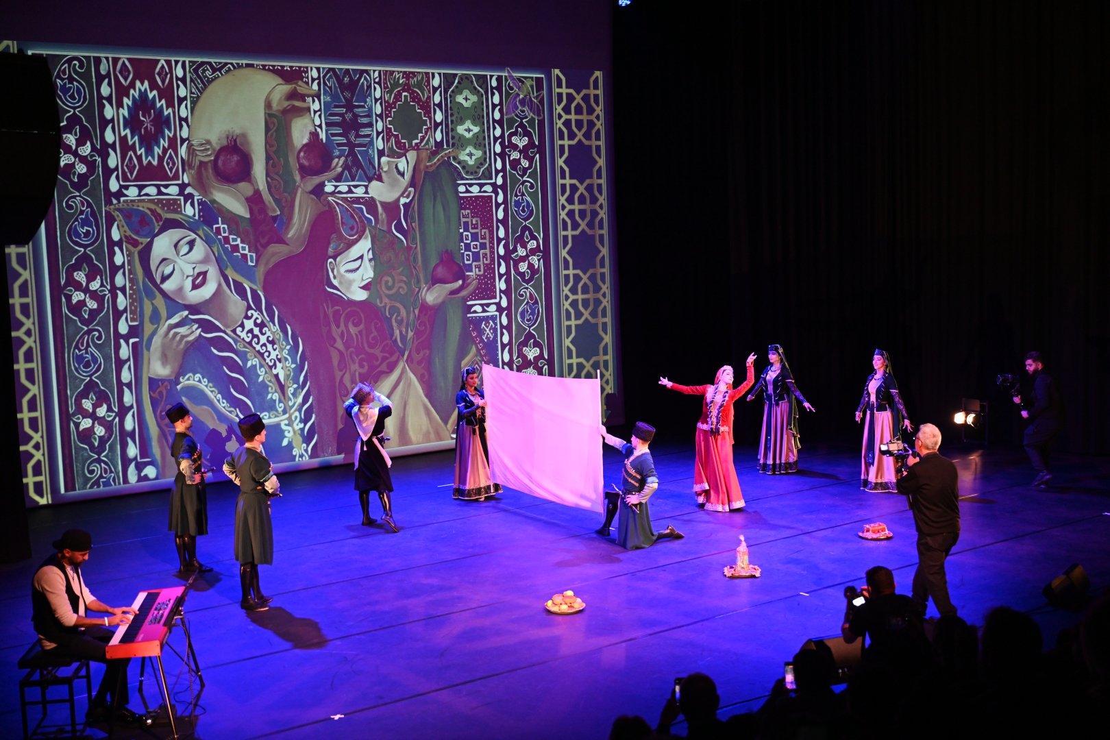 В Нидерландах с большим энтузиазмом отметили День Победы Азербайджана (ФОТО)