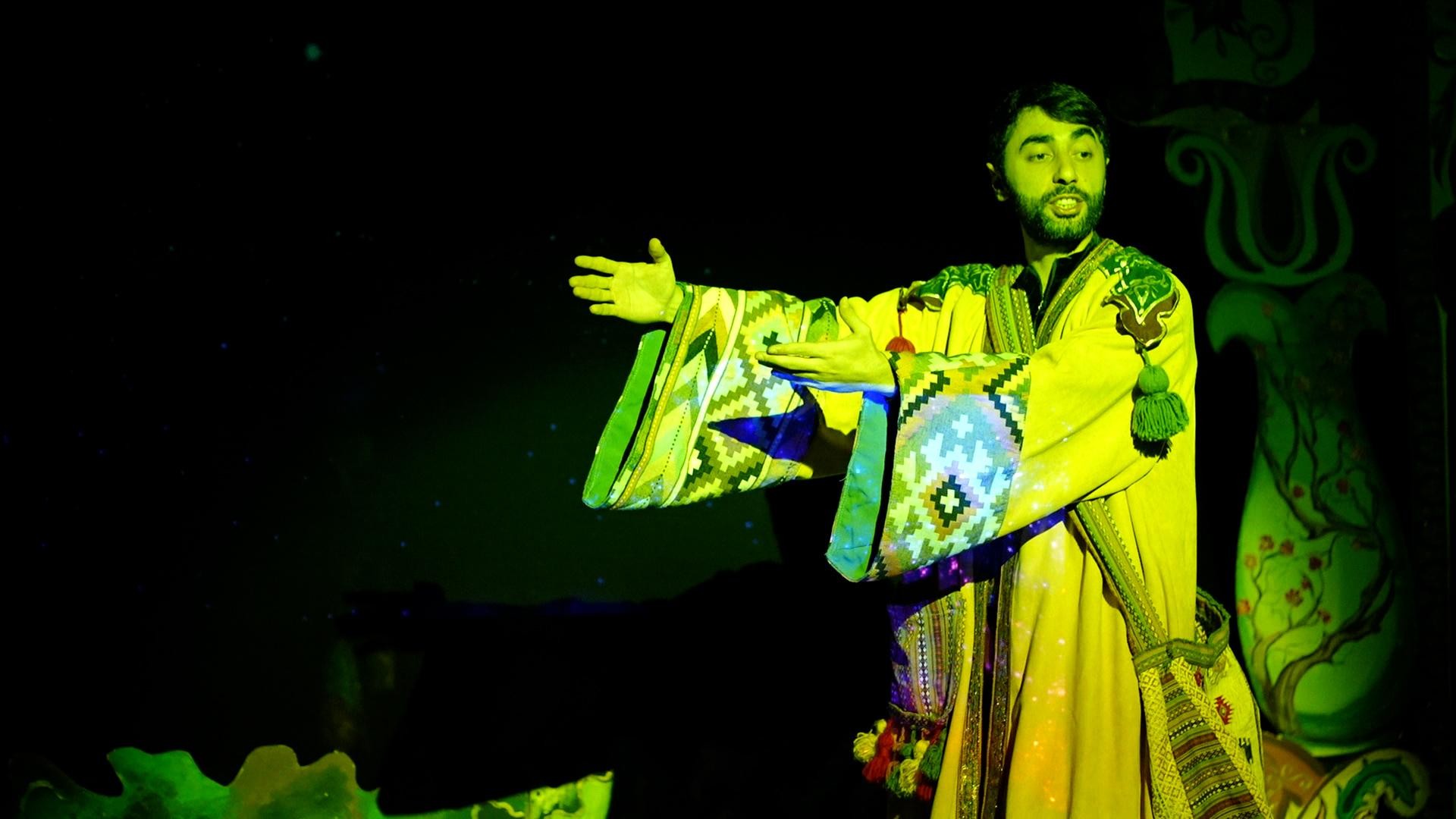 Для детей героев Карабахской войны организован показ спектакля "Семь гранатовых ветвей" (ФОТО)