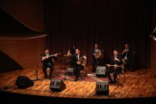 Яркие интерпретации ханенде и музыкантов представлены в рамках проекта "Muğamat axşamı" (ФОТО)