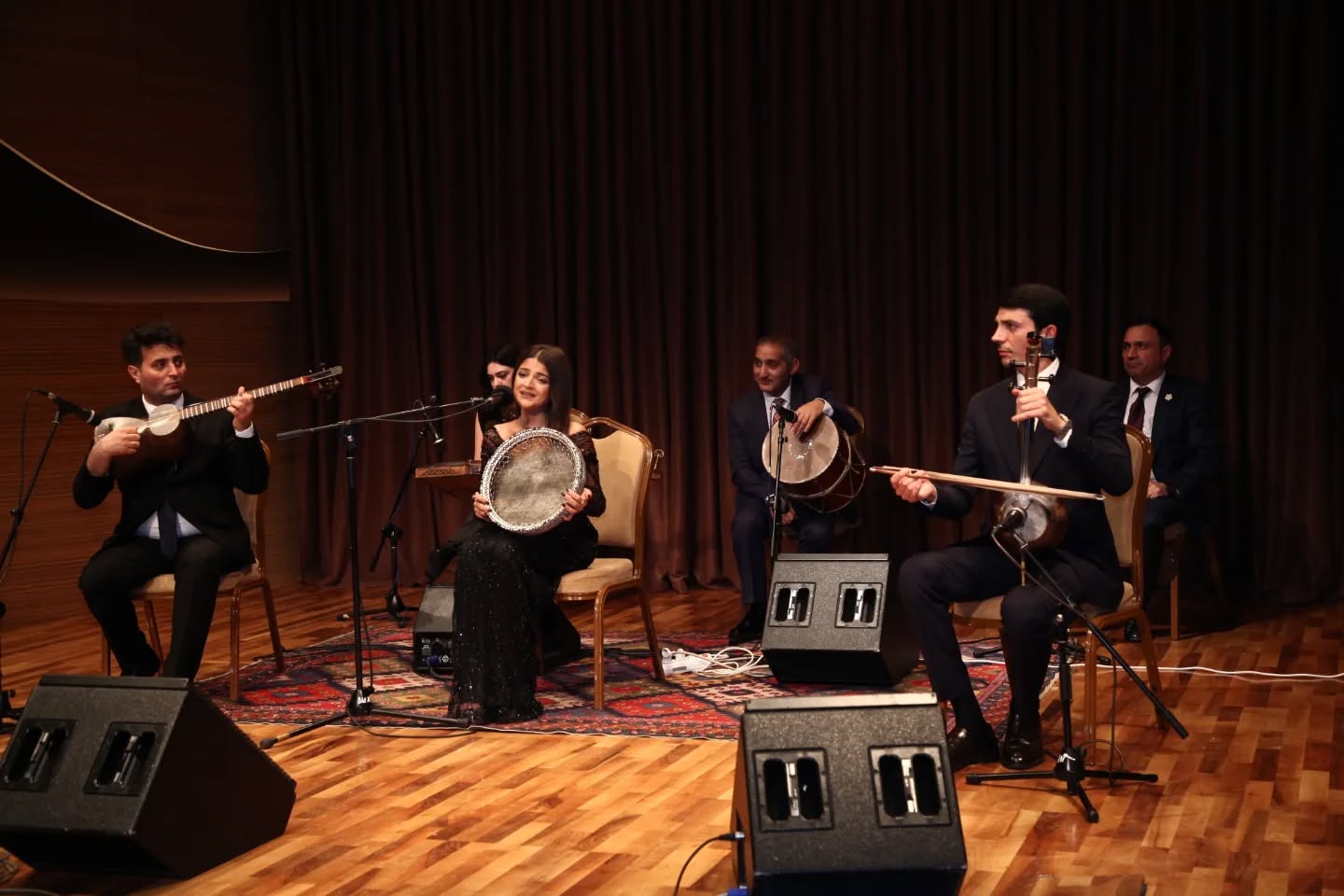 Яркие интерпретации ханенде и музыкантов представлены в рамках проекта "Muğamat axşamı" (ФОТО)