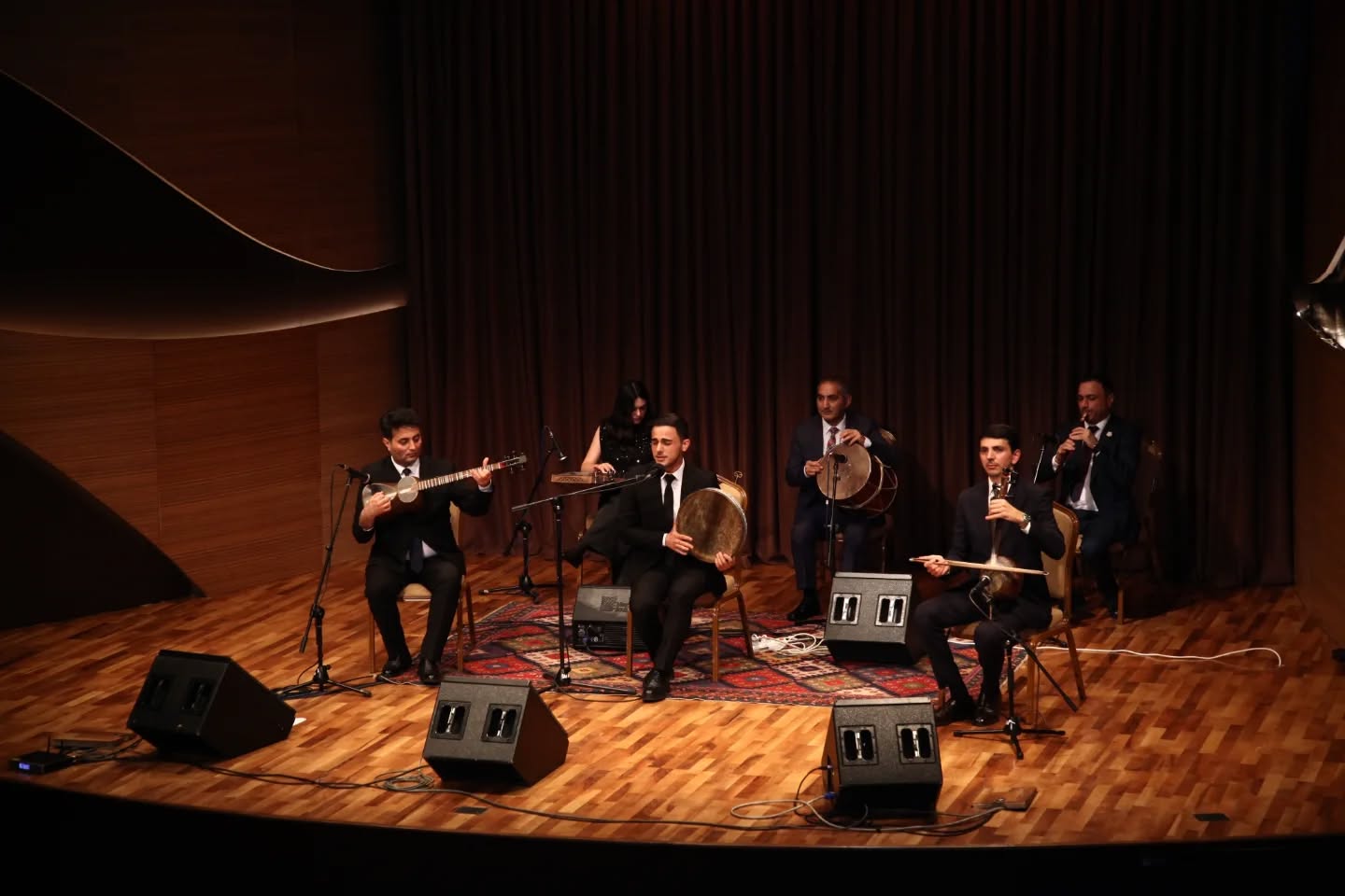 Яркие интерпретации ханенде и музыкантов представлены в рамках проекта "Muğamat axşamı" (ФОТО)