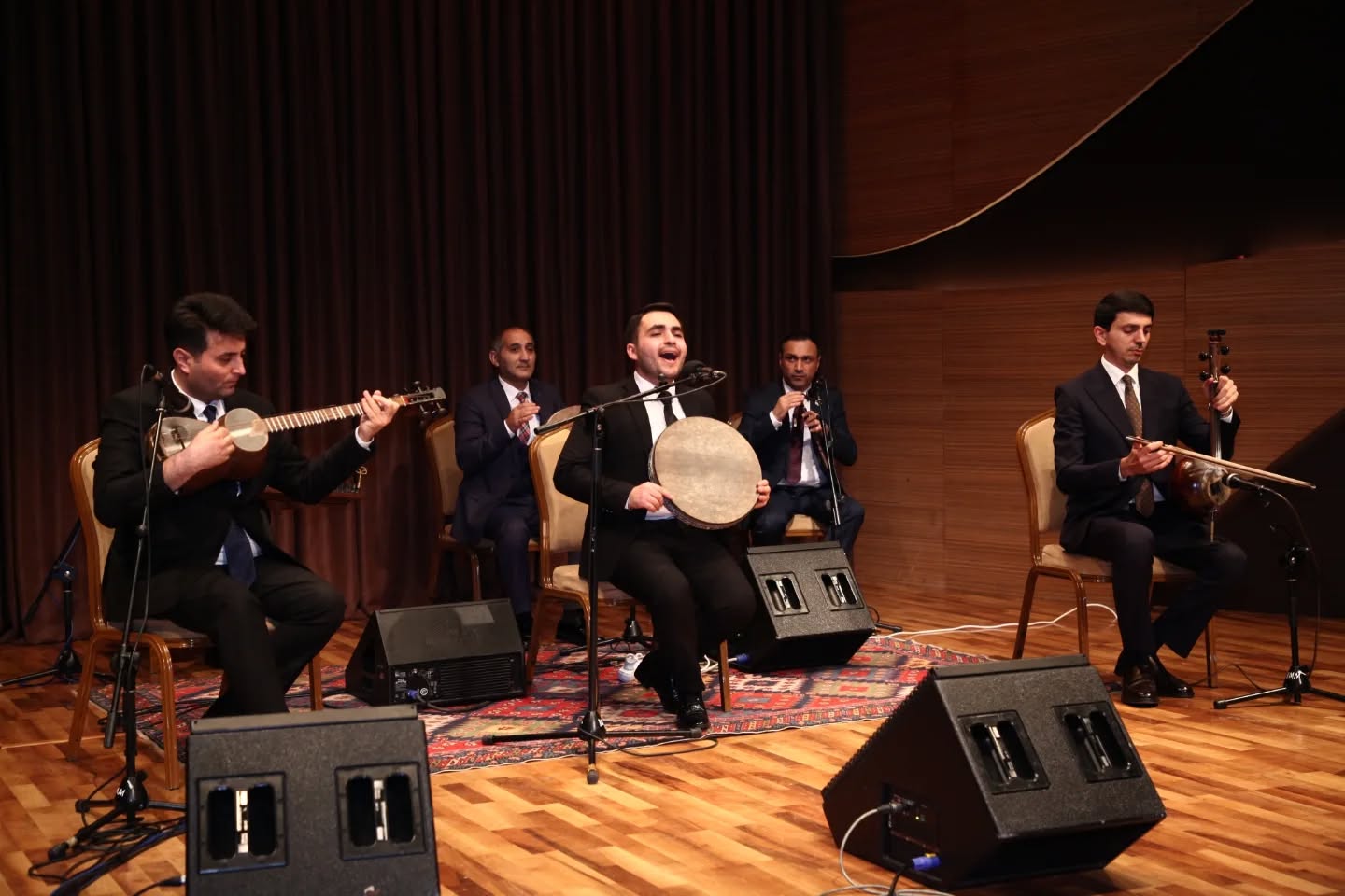 Яркие интерпретации ханенде и музыкантов представлены в рамках проекта "Muğamat axşamı" (ФОТО)