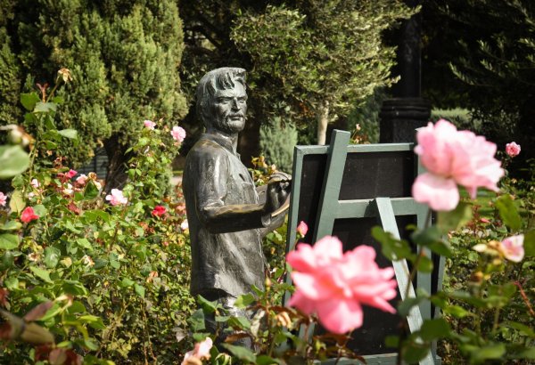 Бронзовые истории Баку: город, в котором оживает скульптура (ФОТО)