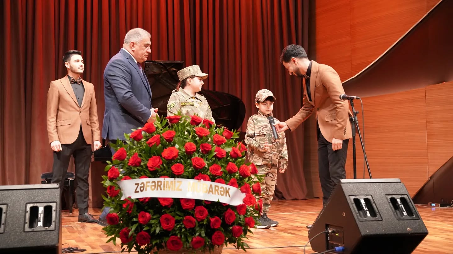 В Баку состоялся вечер патриотической песни, посвященный Дню Конституции и Дню Победы (ФОТО)