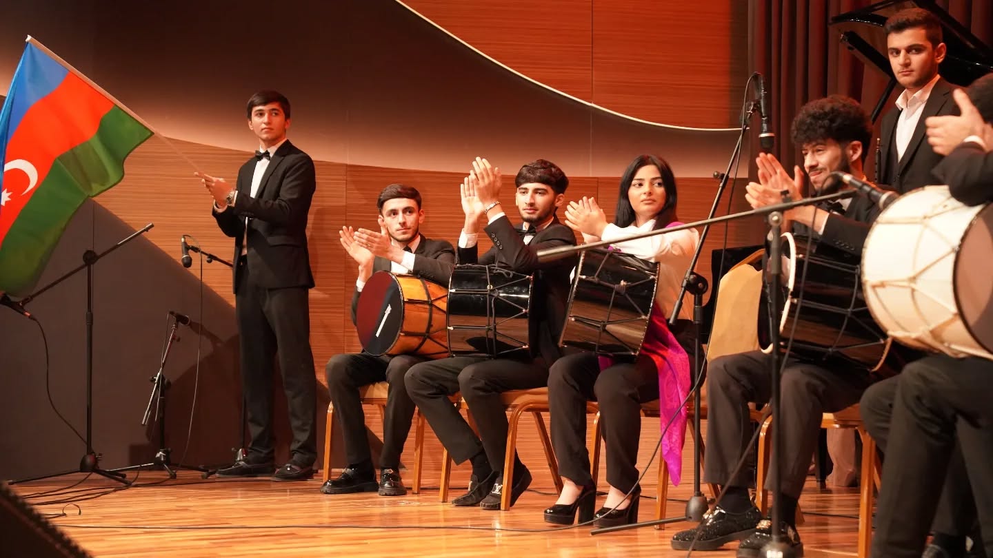 В Баку состоялся вечер патриотической песни, посвященный Дню Конституции и Дню Победы (ФОТО)