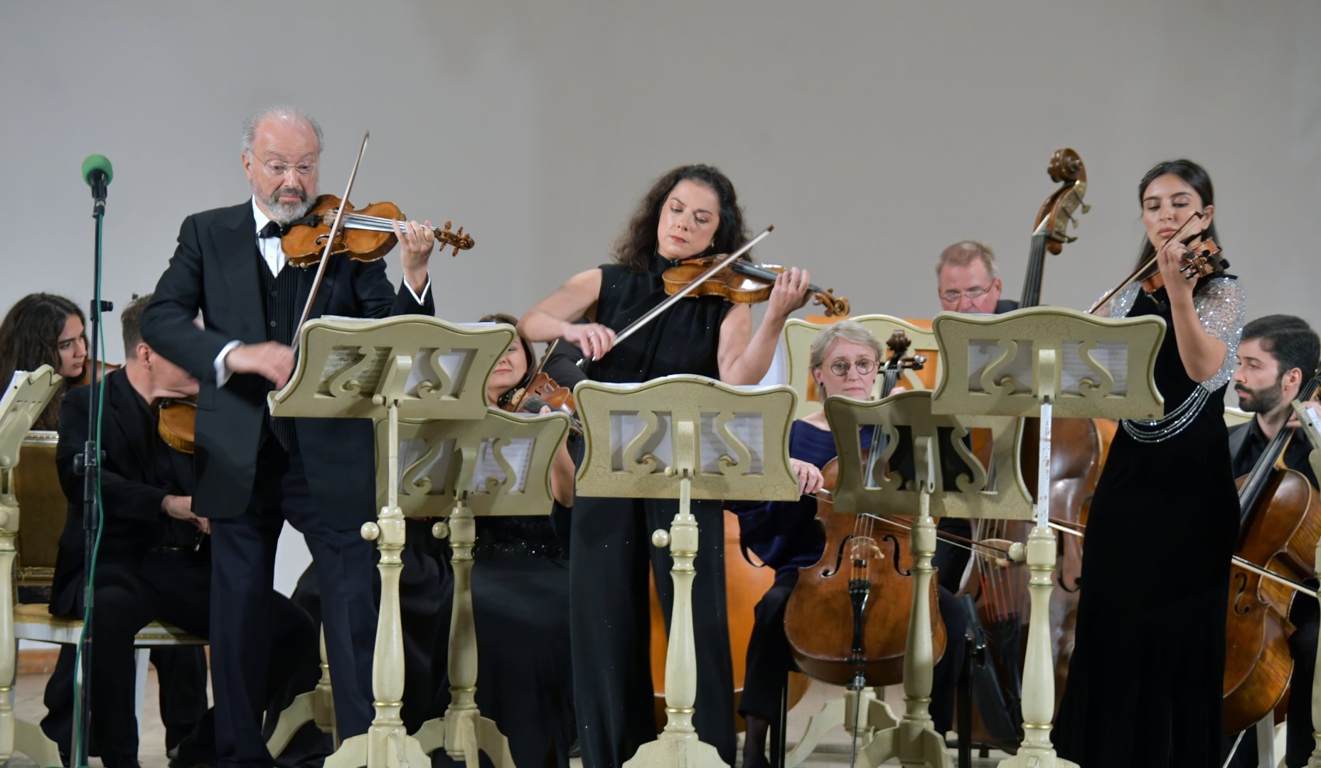 Дмитрий Ситковецкий - возвращение к истокам. Маэстро мирового масштаба о Баку, семье, памяти и музыке, рождающейся из корней (ФОТО)