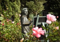 Бронзовые истории Баку: город, в котором оживает скульптура (ФОТО)