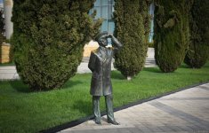 Бронзовые истории Баку: город, в котором оживает скульптура (ФОТО)