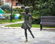 Бронзовые истории Баку: город, в котором оживает скульптура (ФОТО)