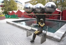 Бронзовые истории Баку: город, в котором оживает скульптура (ФОТО)