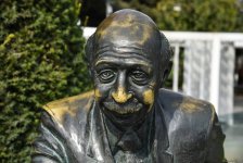 Бронзовые истории Баку: город, в котором оживает скульптура (ФОТО)