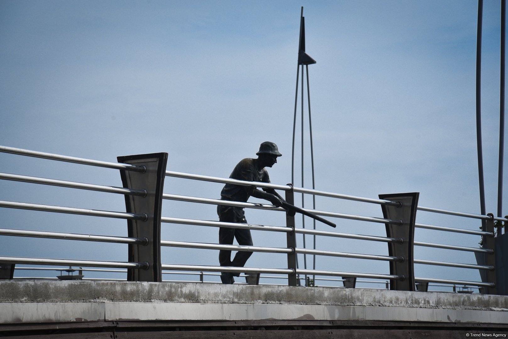 Бронзовые истории Баку: город, в котором оживает скульптура (ФОТО)