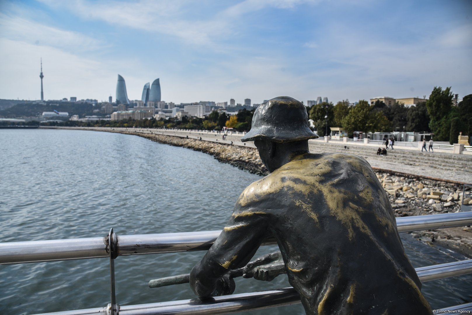 Бронзовые истории Баку: город, в котором оживает скульптура (ФОТО)
