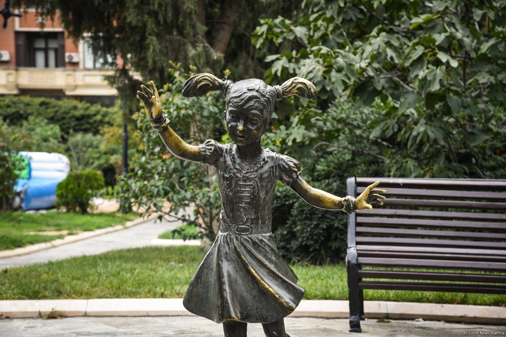 Бронзовые истории Баку: город, в котором оживает скульптура (ФОТО)