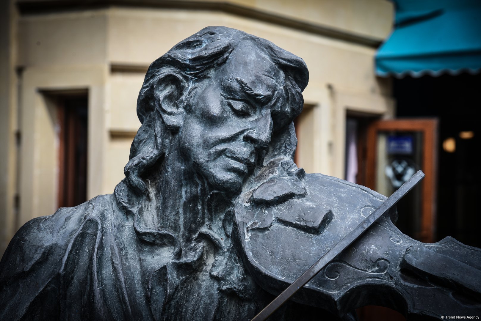 Бронзовые истории Баку: город, в котором оживает скульптура (ФОТО)