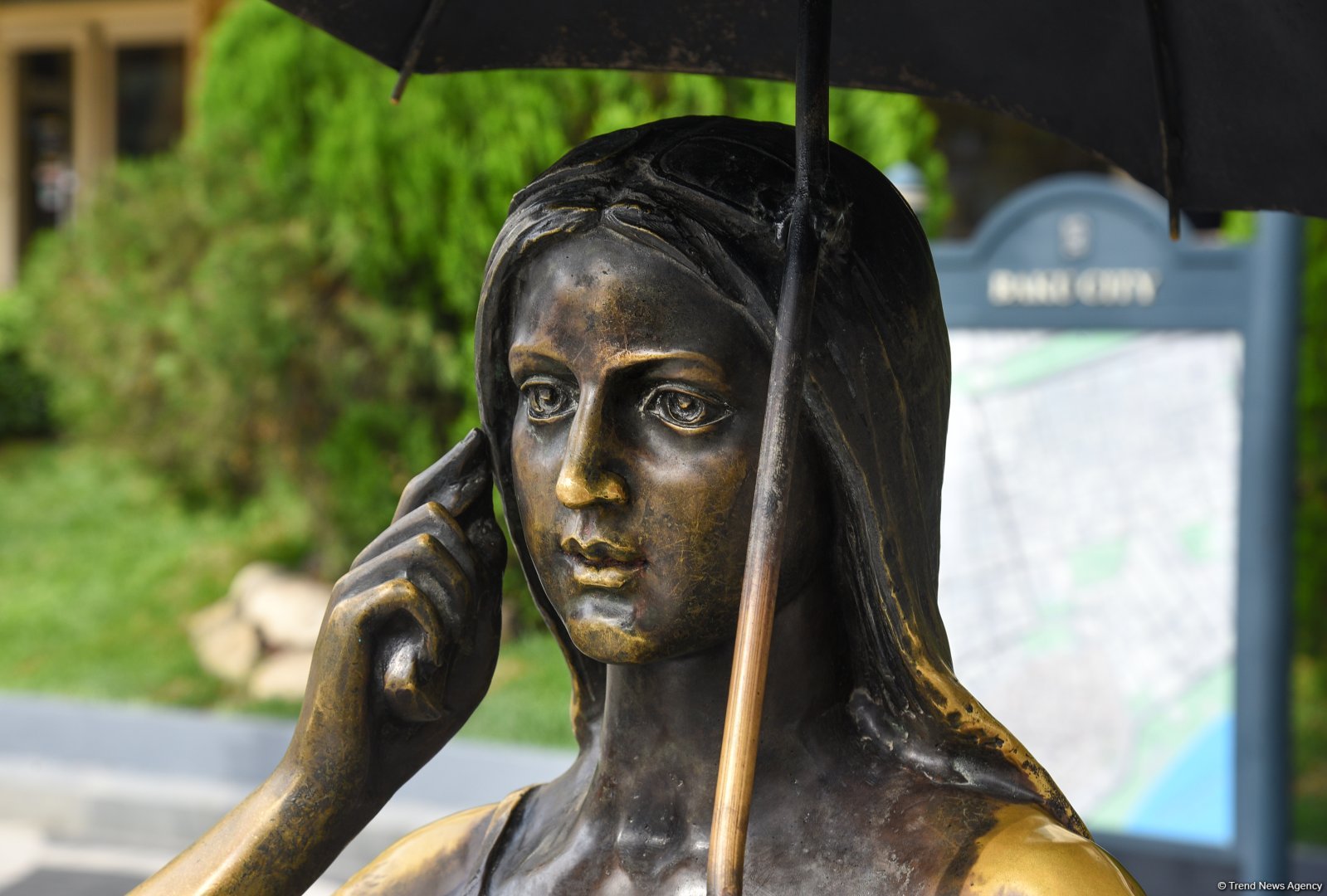 Бронзовые истории Баку: город, в котором оживает скульптура (ФОТО)