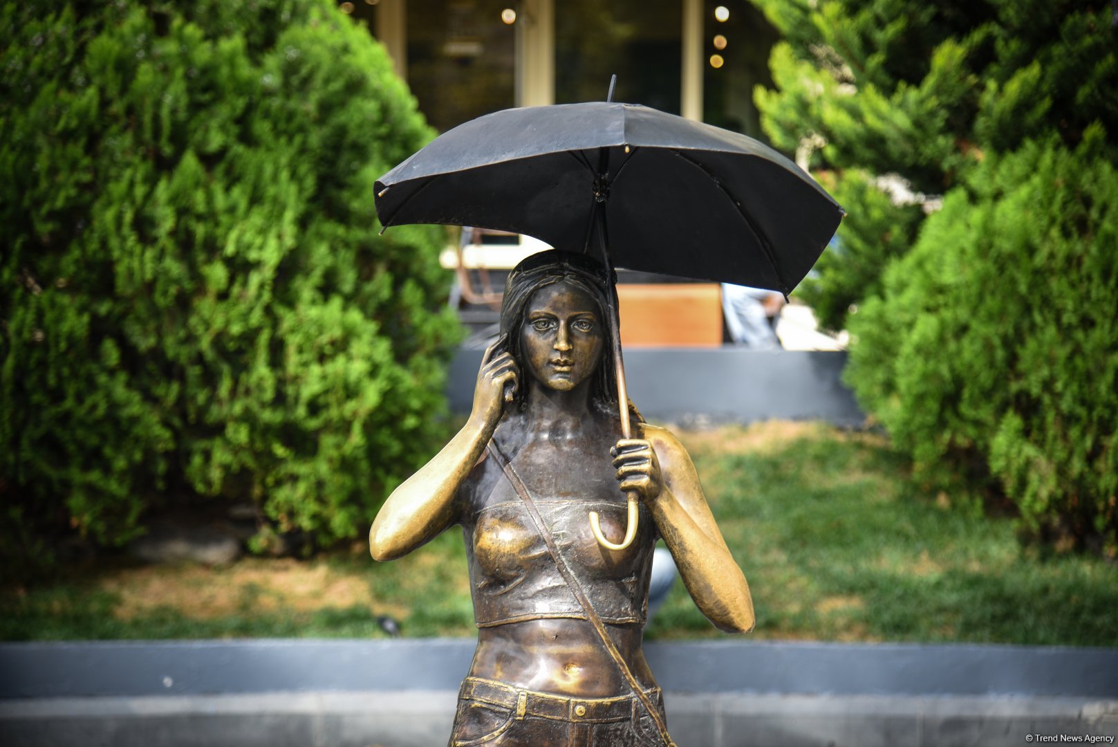 Бронзовые истории Баку: город, в котором оживает скульптура (ФОТО)