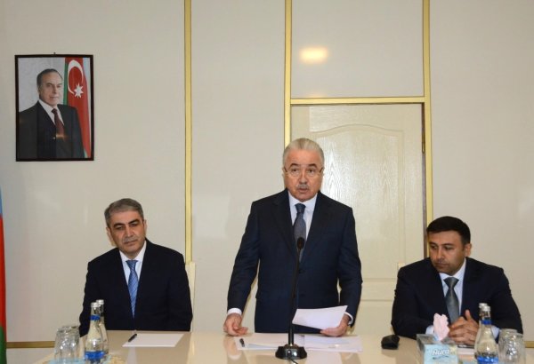 Глава ИВ Гёйчайского района представлен коллективу (ФОТО)