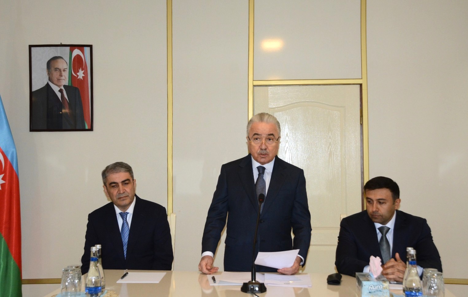 Глава ИВ Гёйчайского района представлен коллективу (ФОТО)