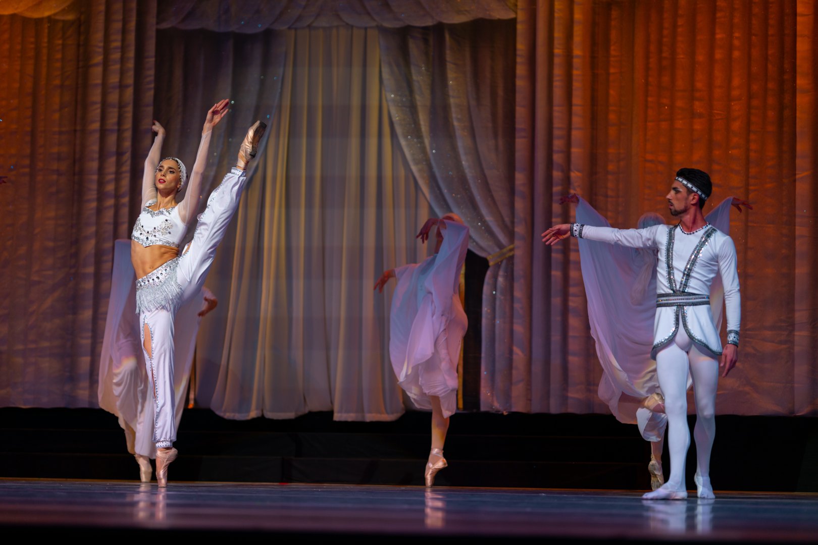 "Семь красавиц" в Азербайджане - возрождение шедевра легенды о любви и власти (ФОТО)