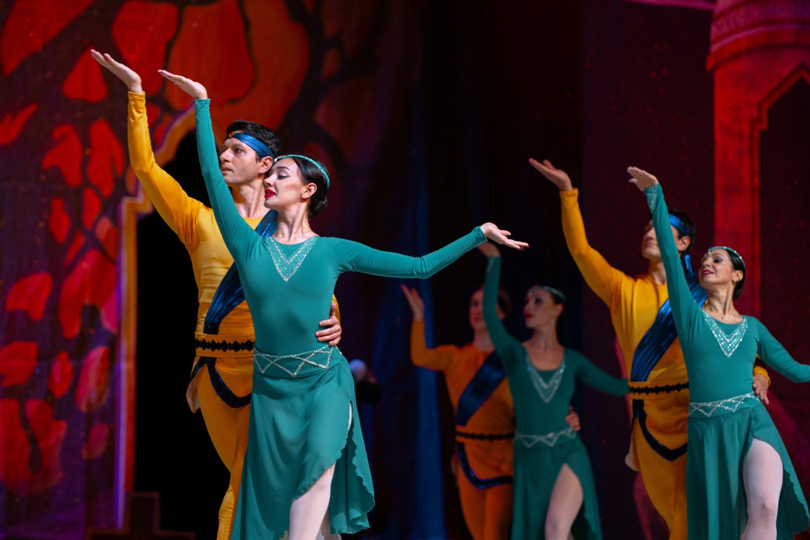 "Семь красавиц" в Азербайджане - возрождение шедевра легенды о любви и власти (ФОТО)