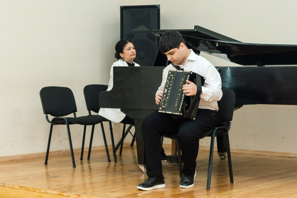 Вице-президент Фонда Гейдара Алиева Лейла Алиева посетила семью шехидов в Мингячевире, ознакомилась с рядом социальных учреждений (ФОТО)