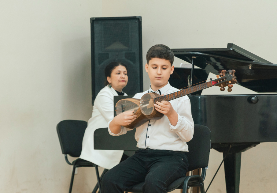 Вице-президент Фонда Гейдара Алиева Лейла Алиева посетила семью шехидов в Мингячевире, ознакомилась с рядом социальных учреждений (ФОТО)