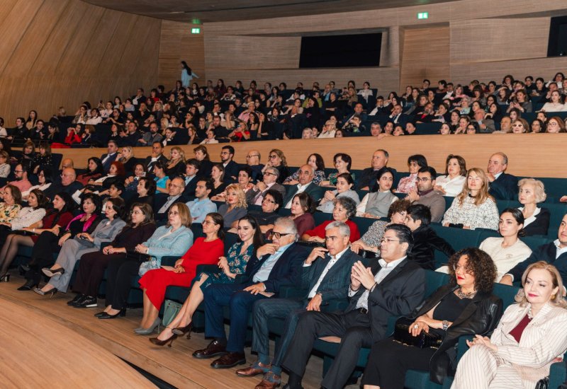 Вице-президент Фонда Гейдара Алиева Лейла Алиева присутствовала на концерте Пласидо Доминго в Центре Гейдара Алиева (ФОТО/ВИДЕО)