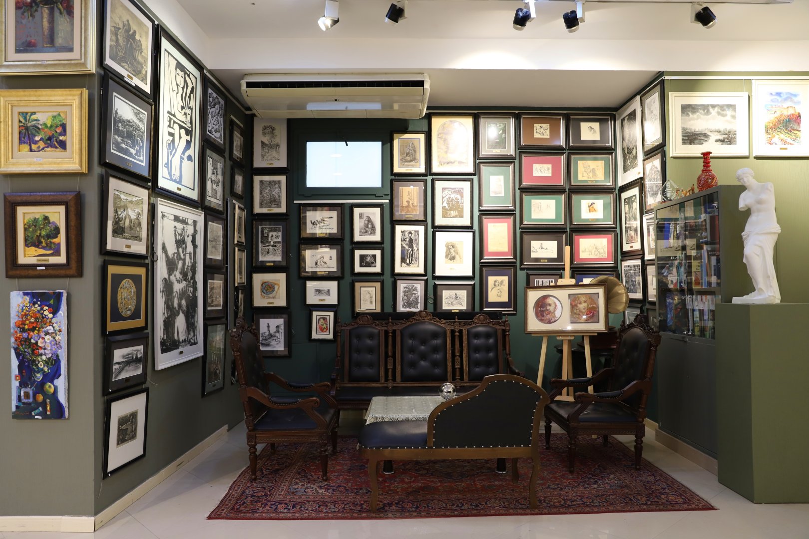 В Баку создана Хатаинская международная акварельная галерея (ФОТО)