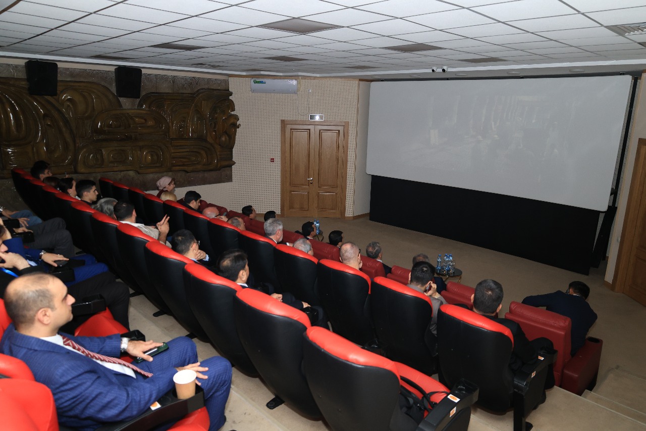 В Ташкенте состоялся специальный показ азербайджанского фильма "Тагиев: Нефть" (ФОТО)