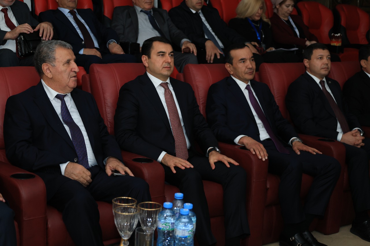 В Ташкенте состоялся специальный показ азербайджанского фильма "Тагиев: Нефть" (ФОТО)