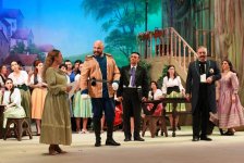 В Баку развернулись итальянские страсти с любовным зельем (ФОТО)