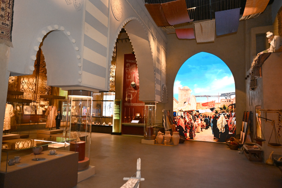 Президент Ильхам Алиев ознакомился с Центром исламской цивилизации в Ташкенте (ФОТО)