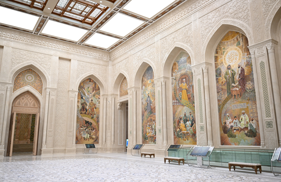 Президент Ильхам Алиев ознакомился с Центром исламской цивилизации в Ташкенте (ФОТО)