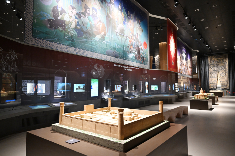 Президент Ильхам Алиев ознакомился с Центром исламской цивилизации в Ташкенте (ФОТО)