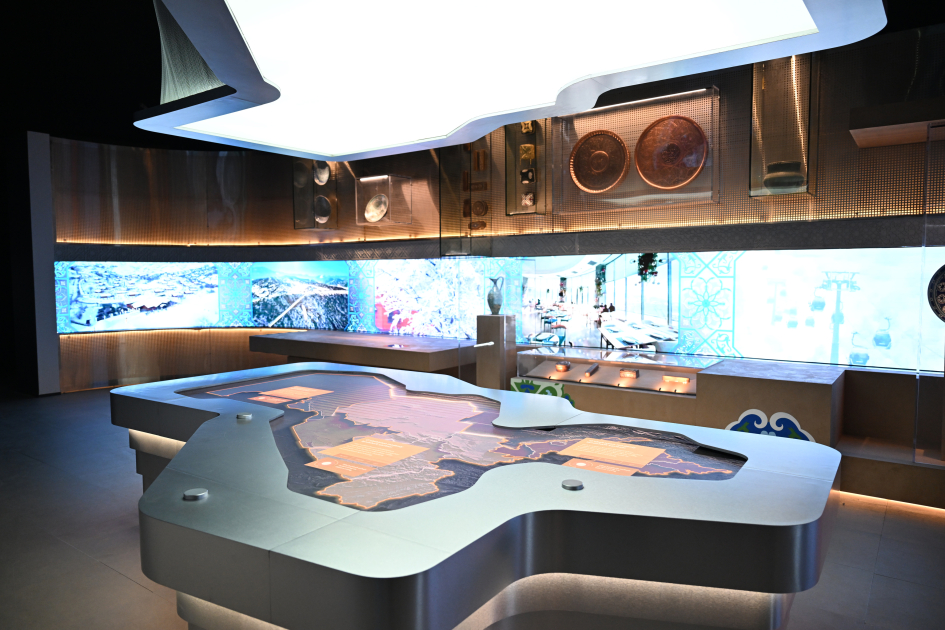 Президент Ильхам Алиев ознакомился с Центром исламской цивилизации в Ташкенте (ФОТО)