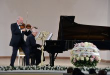 Грандиозное завершение BIAF 2025 с участием Дмитрия Ситковецкого и Фархада Бадалбейли и посвящением юбилею Полада Бюльбюлоглу (ФОТО)