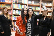 Состоялась церемония презентации книги «Мы изучаем азербайджанский язык» (ФОТО)