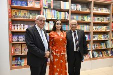 Состоялась церемония презентации книги «Мы изучаем азербайджанский язык» (ФОТО)