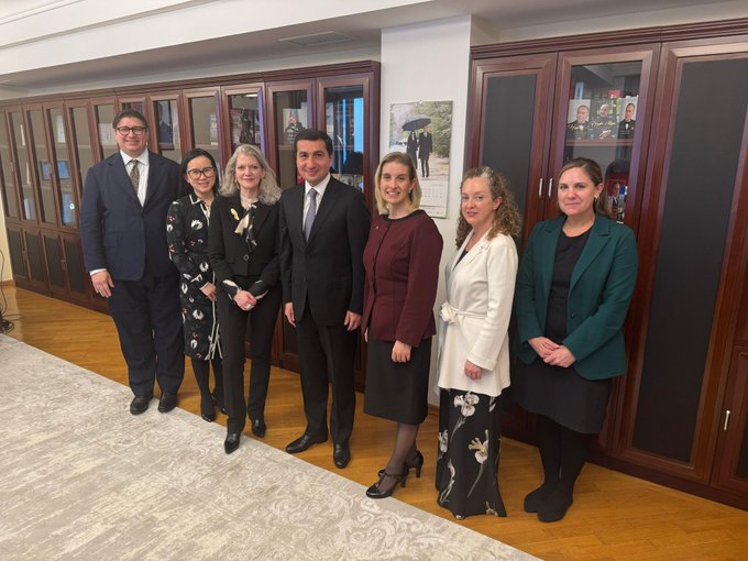 Хикмет Гаджиев обсудил с заместителем госсекретаря США армяно-азербайджанскую мирную повестку