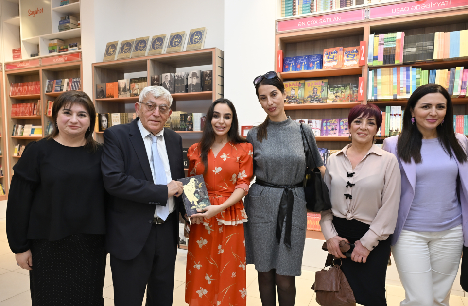 Состоялась церемония презентации книги «Мы изучаем азербайджанский язык» (ФОТО)