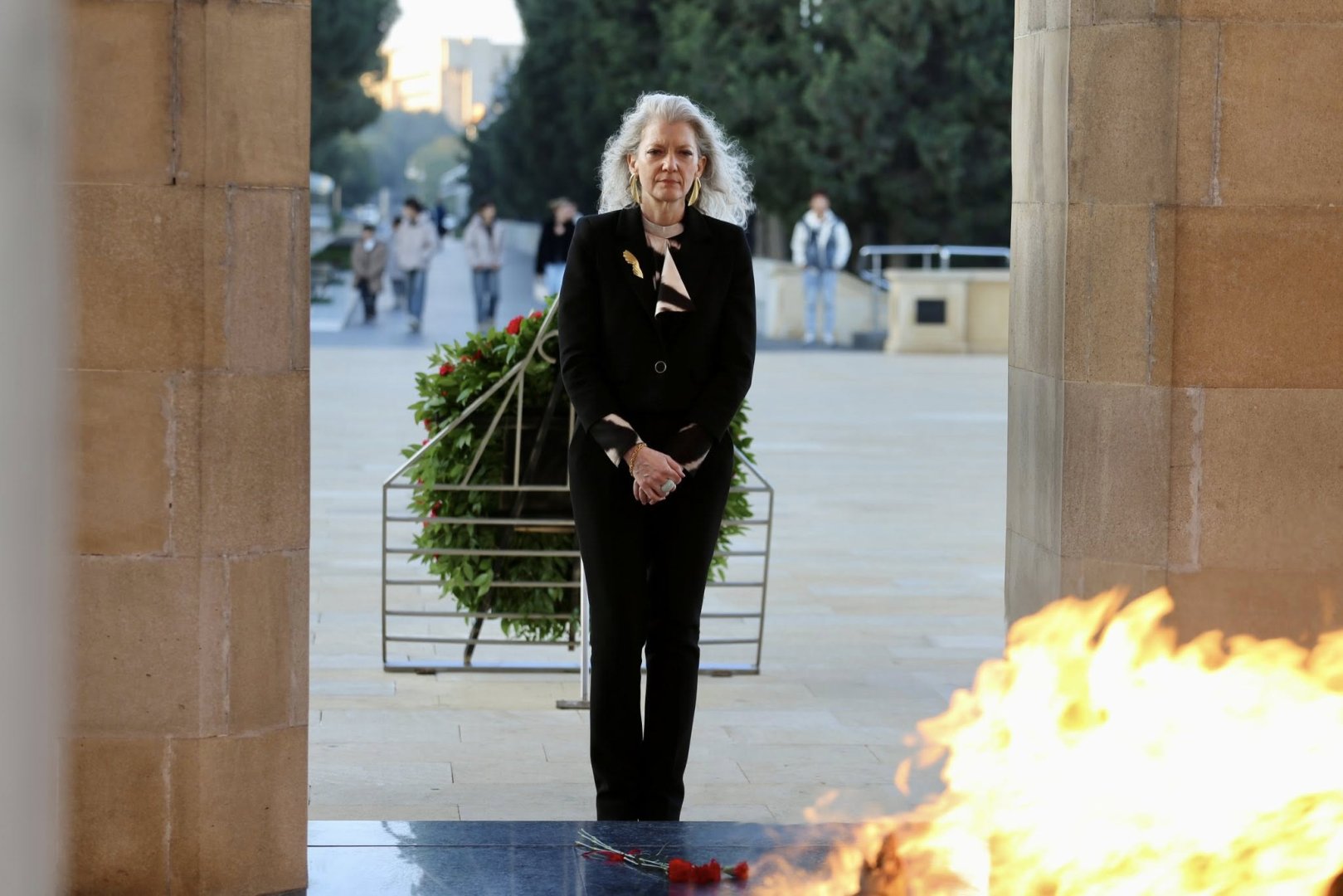 Заместитель госсекретаря США по политическим вопросам посетила в Баку Аллею шехидов (ФОТО)