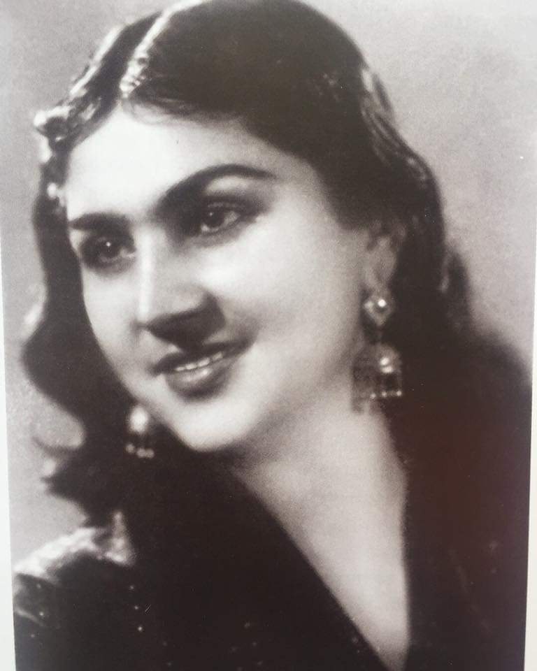 "Белый цветок" Роза Джалилова - выступление перед Сталиным, открытка от Фиделя Кастро, в суровом режиме Саддама Хусейна (ФОТО)