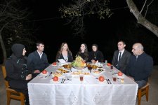 Лейла Алиева и Арзу Алиева навестили семью Панджали Теймурова в Астаре (ФОТО)