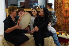 В Тиране состоялось открытие выставки ковров "Азерхалча" - "Да будут благословенны ваши руки!" (ФОТО)