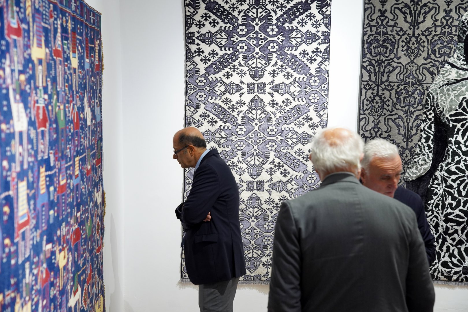 В Тиране состоялось открытие выставки ковров "Азерхалча" - "Да будут благословенны ваши руки!" (ФОТО)