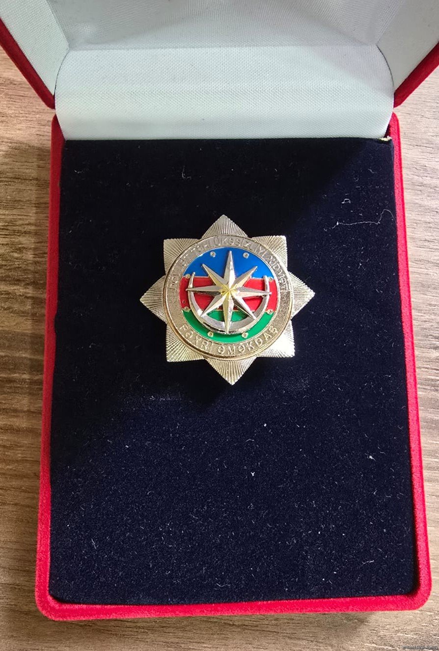 Генерал-лейтенант Фархад Тагизаде награжден нагрудным знаком "Почетный сотрудник Службы государственной безопасности" (ФОТО)