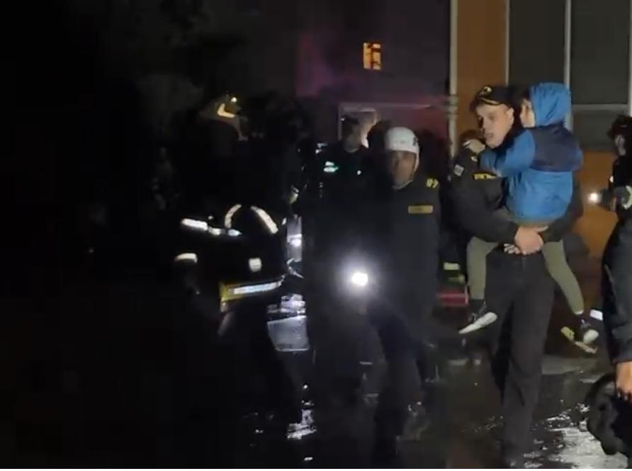 Стало известно состояние здоровья пострадавших при пожаре в жилом доме в Баку